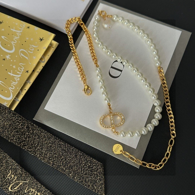 chr1st1an D10r necklaces